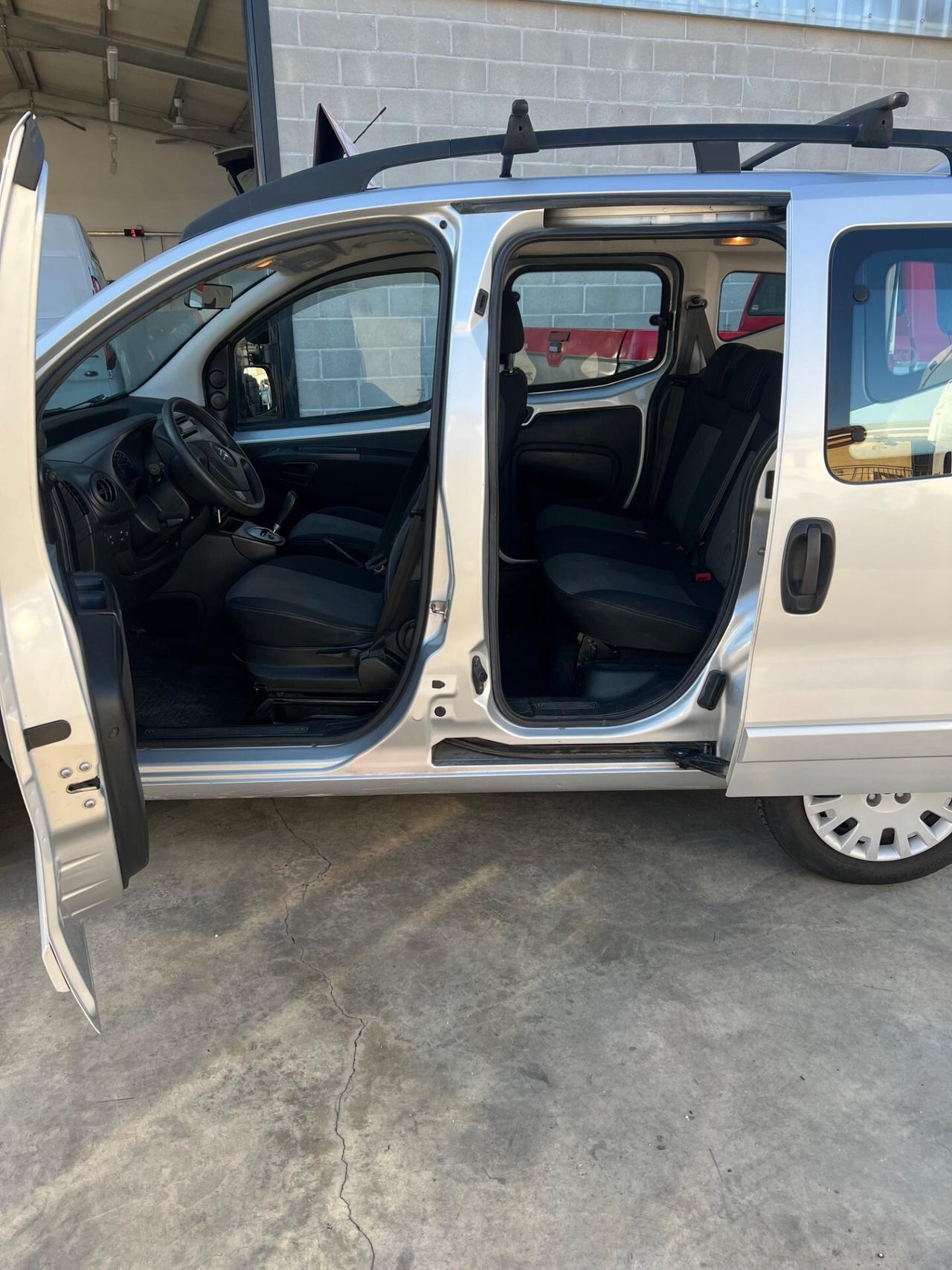 Citroen Nemo 1.3 HDi 75CV automatico e gancio traino