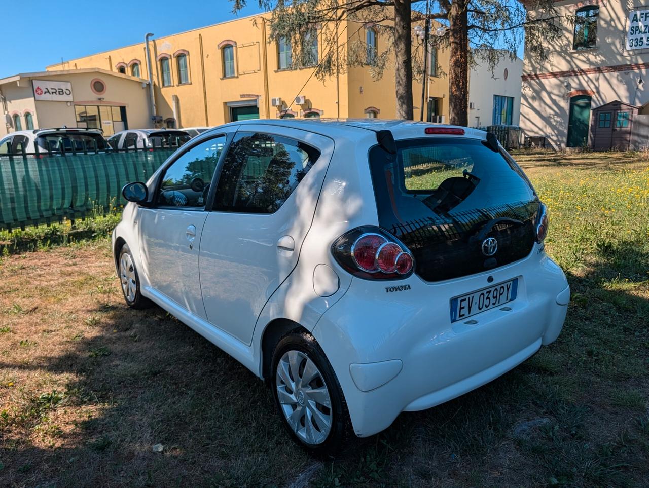 Toyota Aygo 1.0 12V VVT-i 5 porte Lounge Connect UNICO PROPRIETARIO OK NEOP.