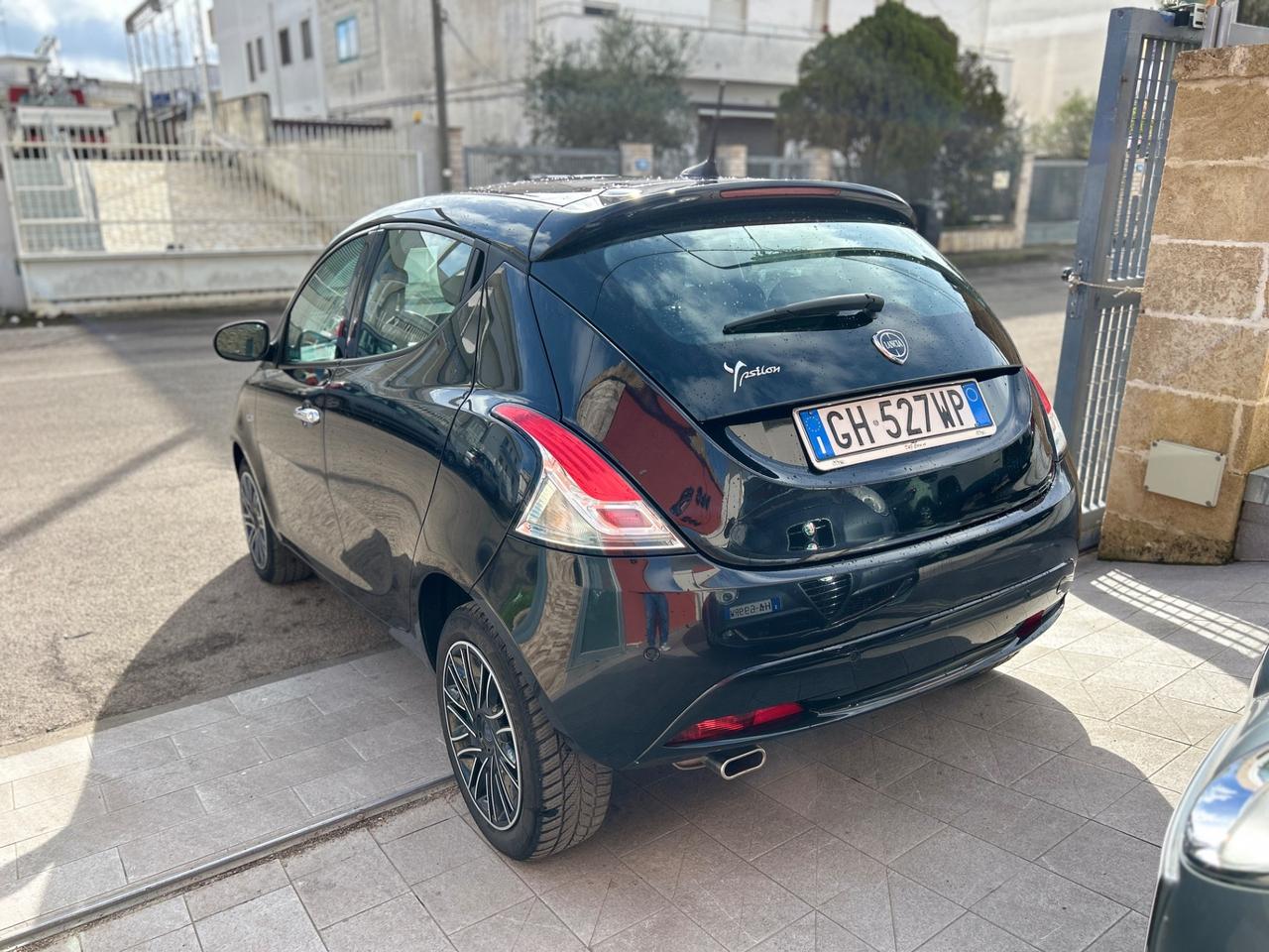 Lancia Ypsilon 1.2 69 CV GPL Gold-2022-CAR PLAY/15”