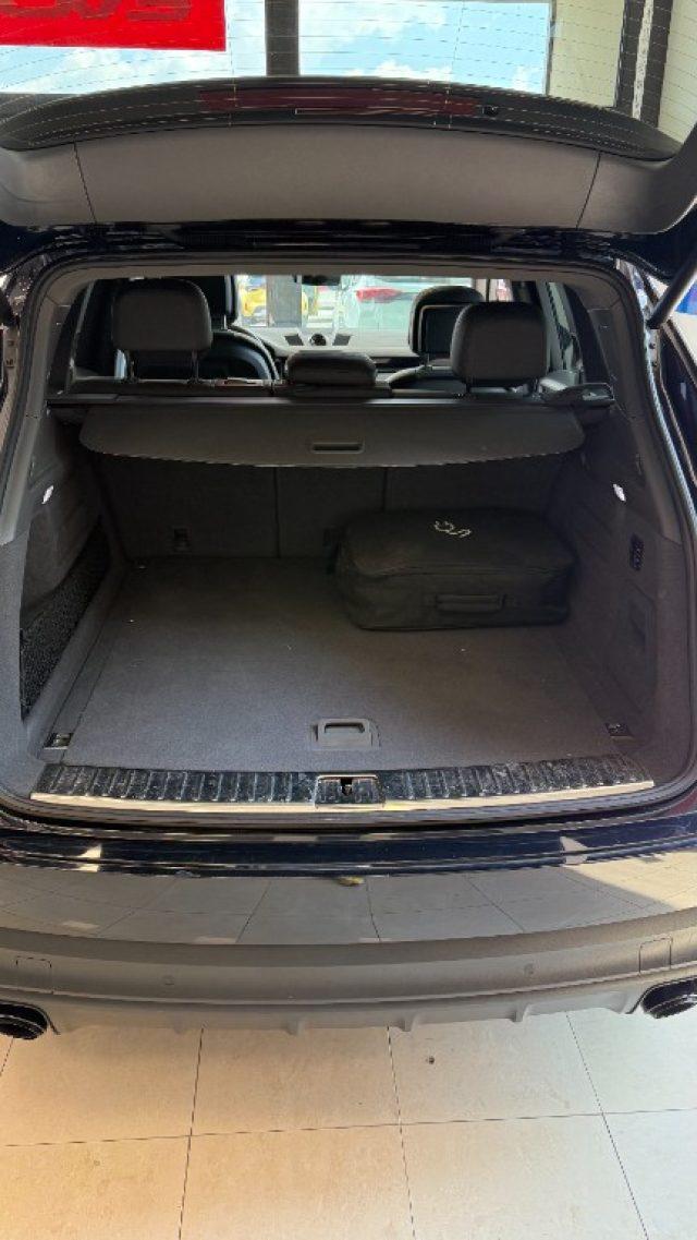 PORSCHE Cayenne 3.0 V6 E-Hybrid Platinum Edition