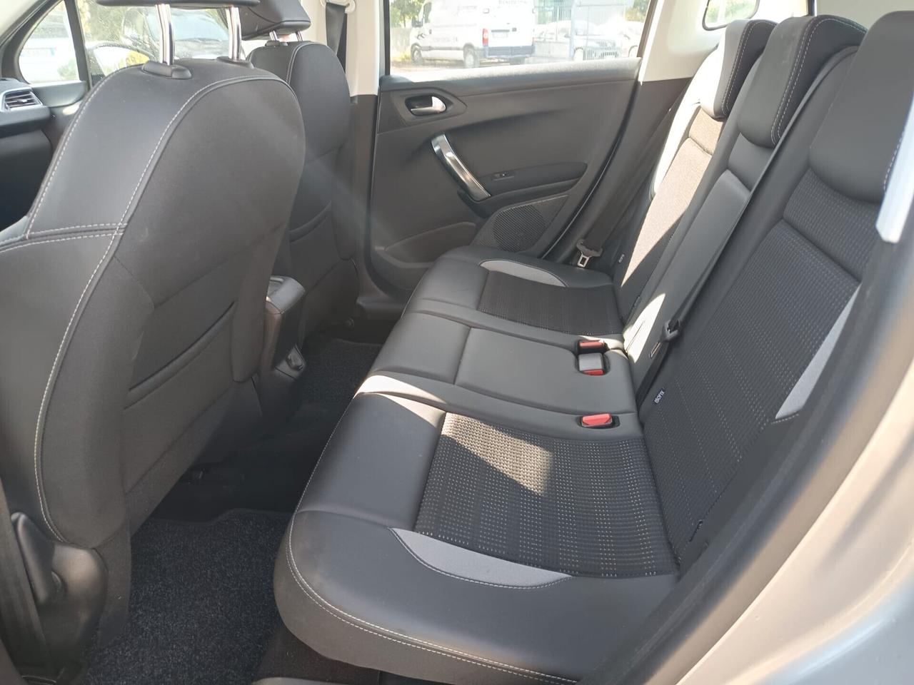 Peugeot 2008 PureTech 110 EAT6 Allure Tua a 177€ al Mese