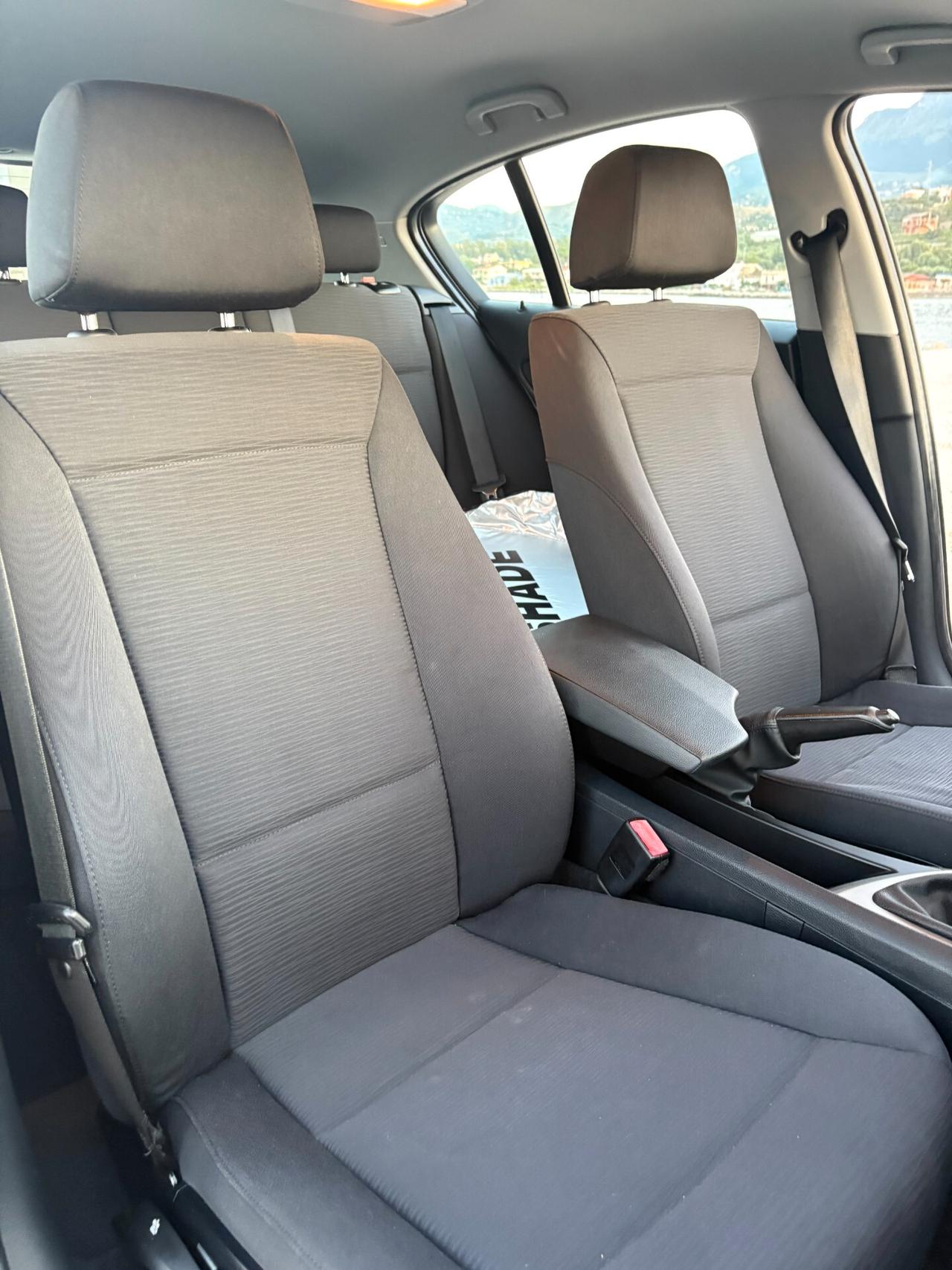 Bmw 116d 2.0 116CV total black