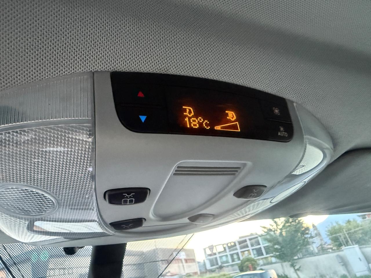 Mercedes Viano 3.0 CDI V6 224cv Avantgarde L 8 posti