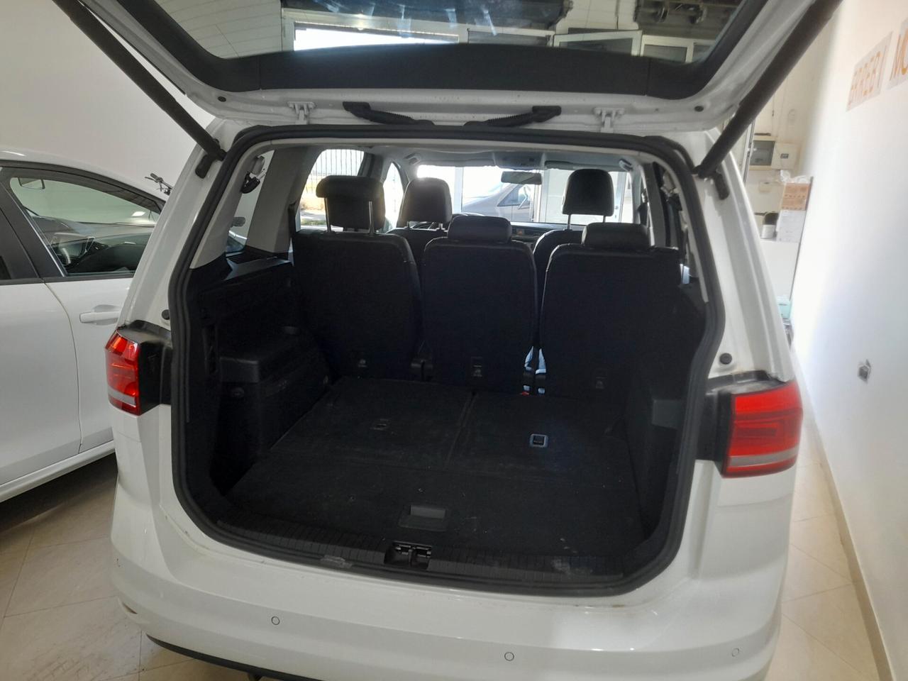 Volkswagen Touran 2.0 TDI 7 POSTI