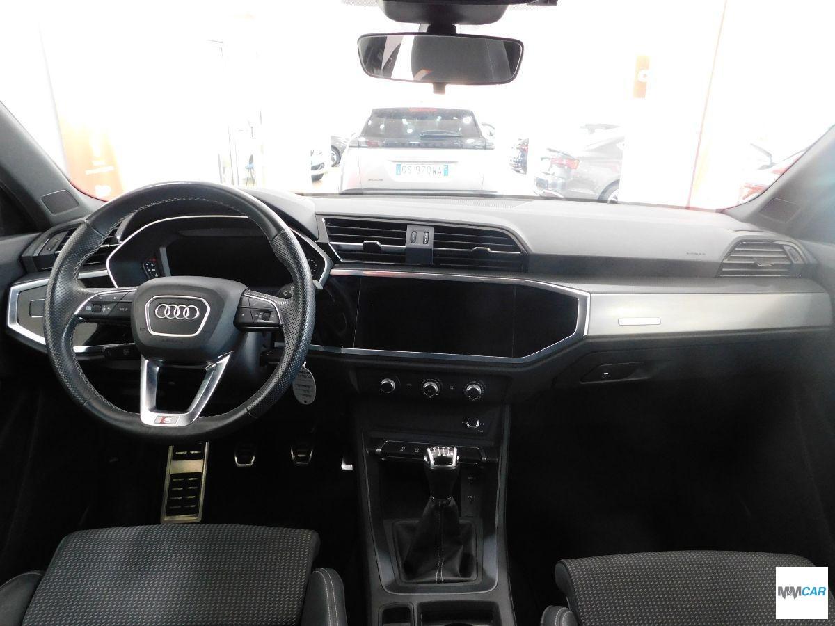 AUDI - Q3 - 35 TDI Business