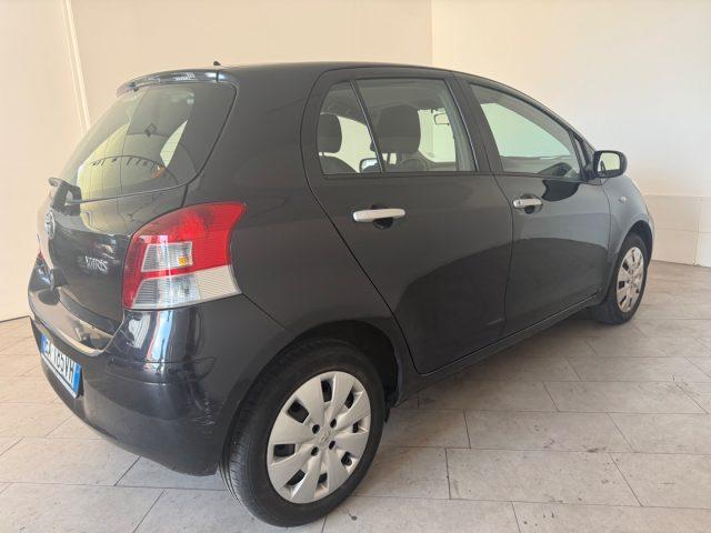 TOYOTA Yaris 1.0 5PORTE Sol
