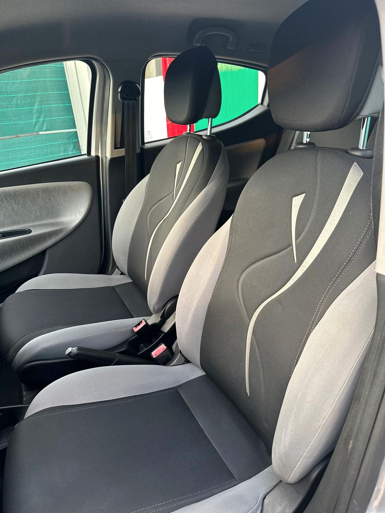 Lancia Ypsilon 1.2 2014 GPL Ecochic Silver