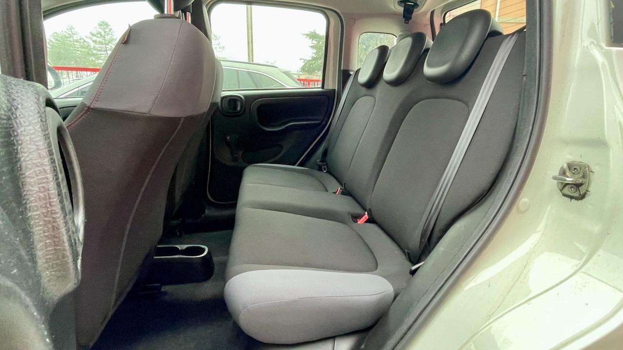 FIAT PANDA 1.2 LOUNGE 69CV 5 POSTI - NEOPATENTATI