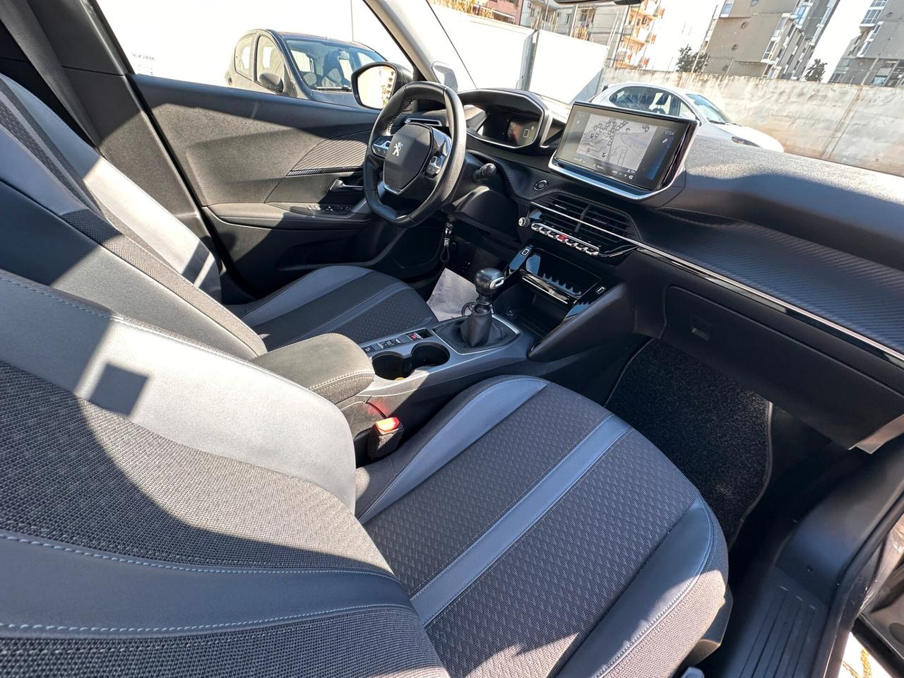 Peugeot 2008 PureTech 130 Allure