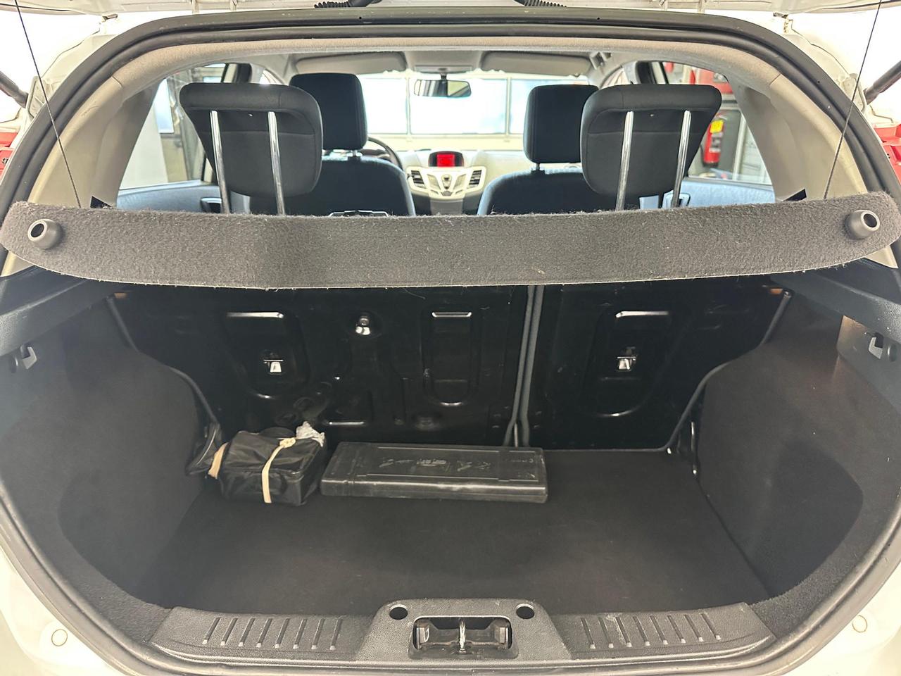 Ford Fiesta 5p 1.4 16v + Gpl