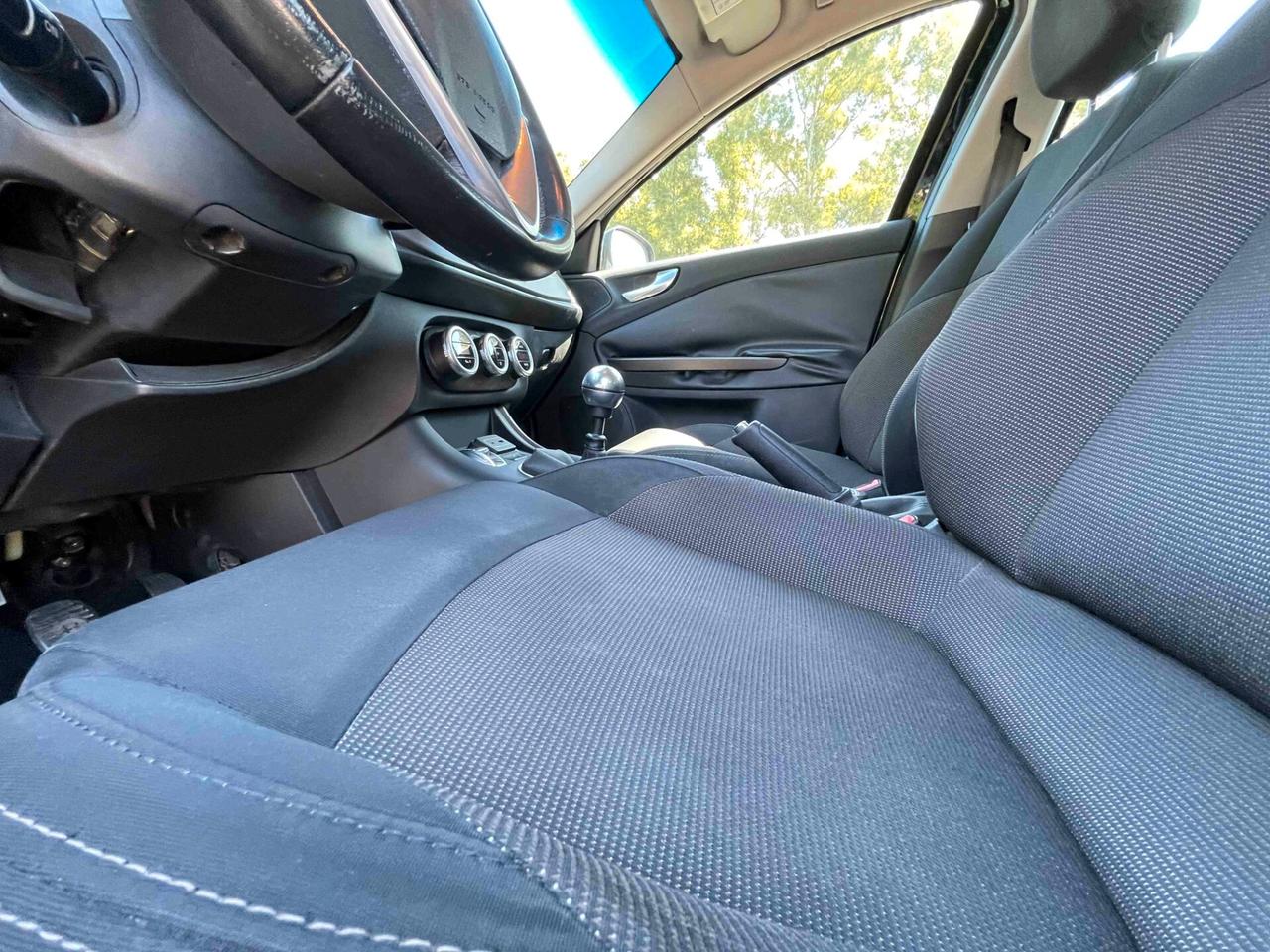 Alfa Romeo Giulietta 1.6 JTDm-2 120 CV Distinctive NEOPATENTATI