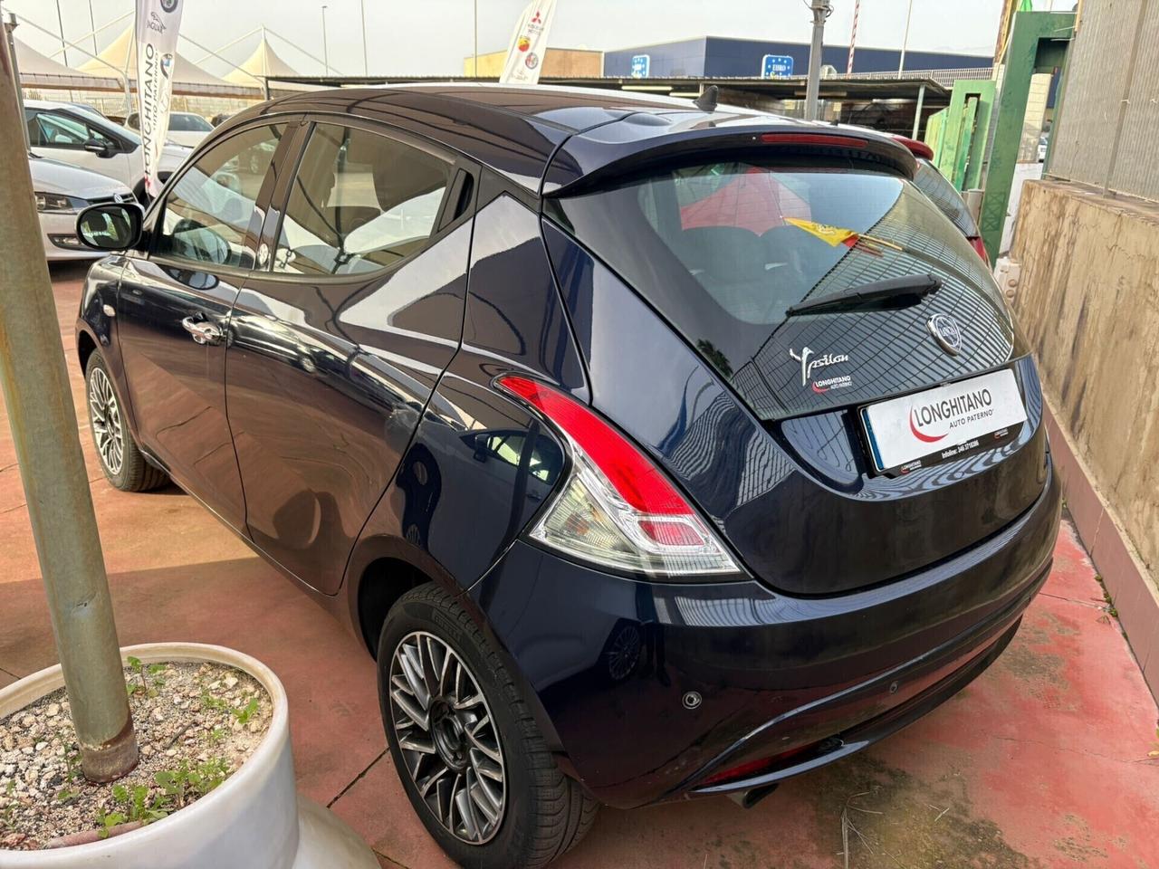 Lancia Ypsilon 1.2 ---5 porte GPL Ecochic Silver