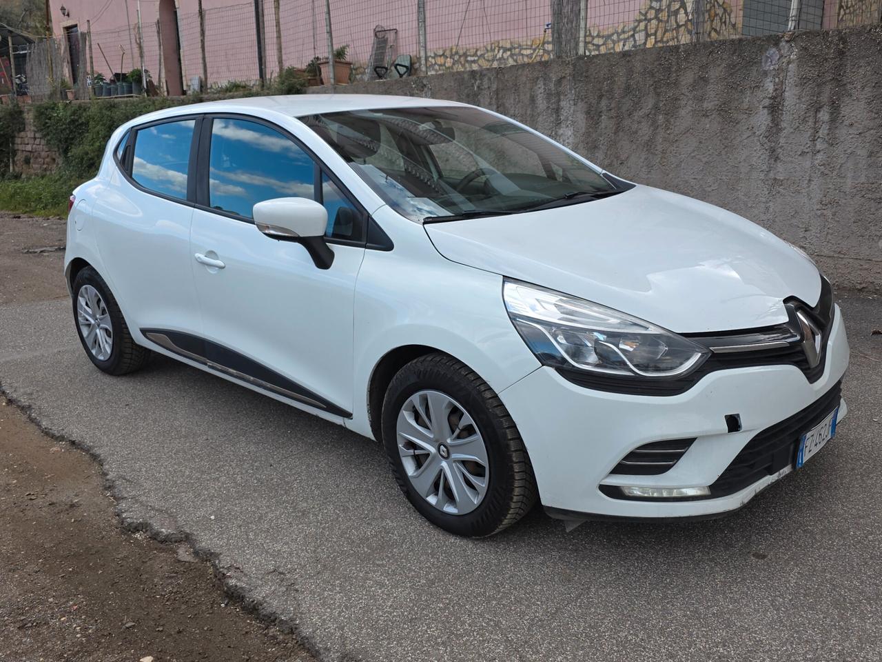 Renault Clio dCi 8V 75 CV 5 porte Moschino Zen