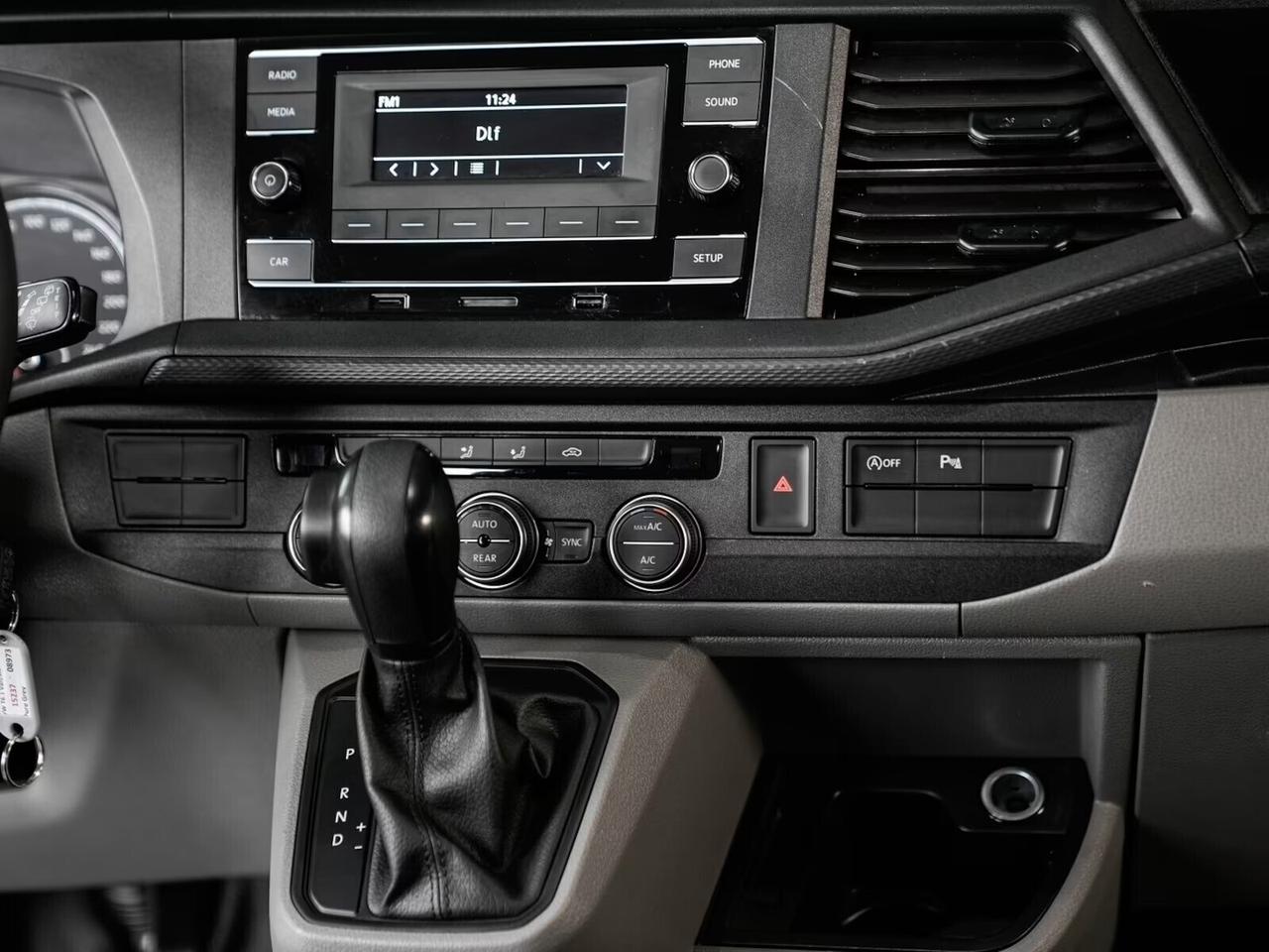 VOLKEWAGEN T 7 CARAVELLE POSTI 7 CL 2.0 TDI 150CV DSG CAMBIO AUT. con K m 46.000 garanzia 12 mesi