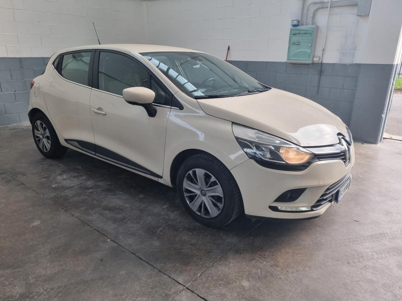 Renault Clio TCe 12V 90CV Start&Stop 5 porte Energy Intens