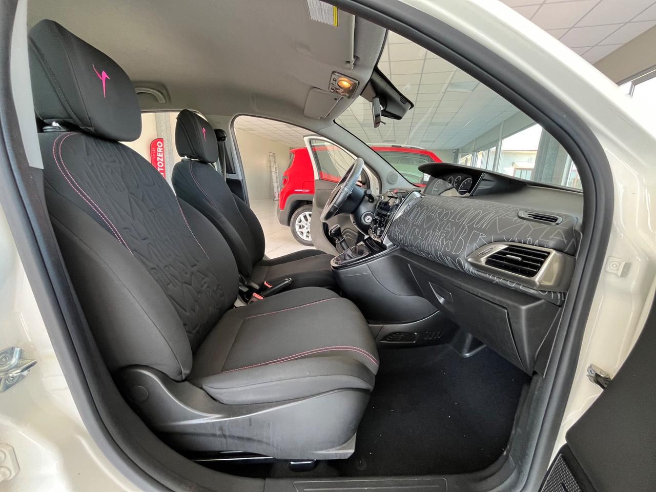 Lancia Ypsilon 1.2 69 CV 5 porte 111000 km