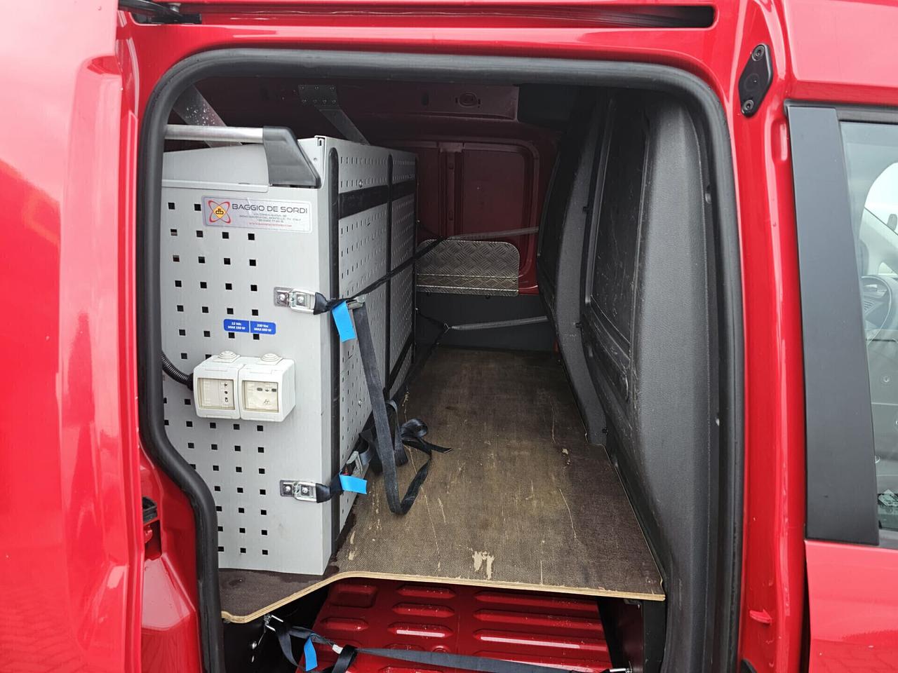 Volkswagen Caddy 2.0 TDI 110 CV 4Motion Furgone Allestito Officina Mobile