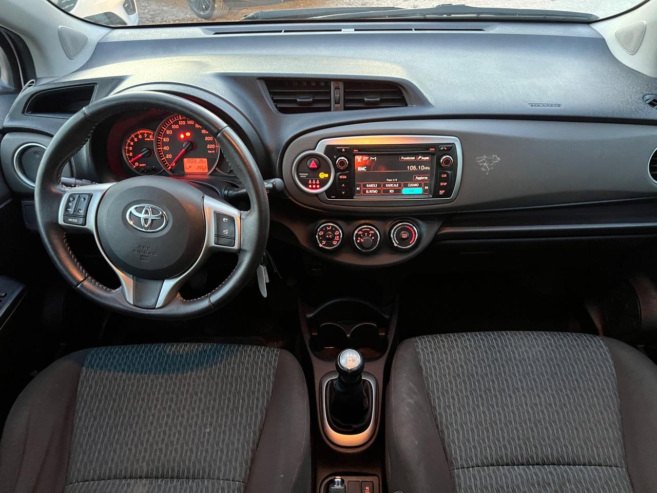 Toyota Yaris 1.0 5 porte Active Permute Rate Garanzia