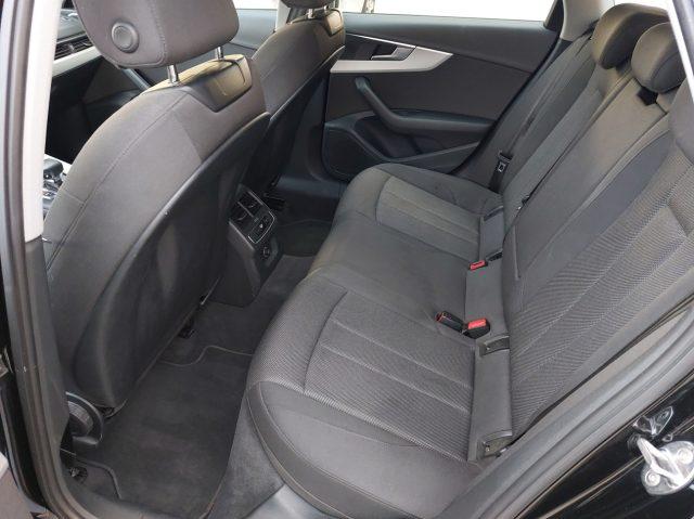 AUDI A4 Avant 30 hybrid TDI/136 CV S tronic Bus. Adv.