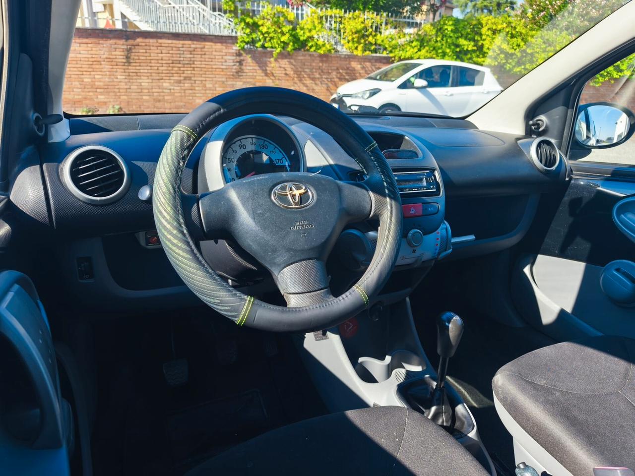 Toyota Aygo 1.0 12V VVT-i 5 porte Sol