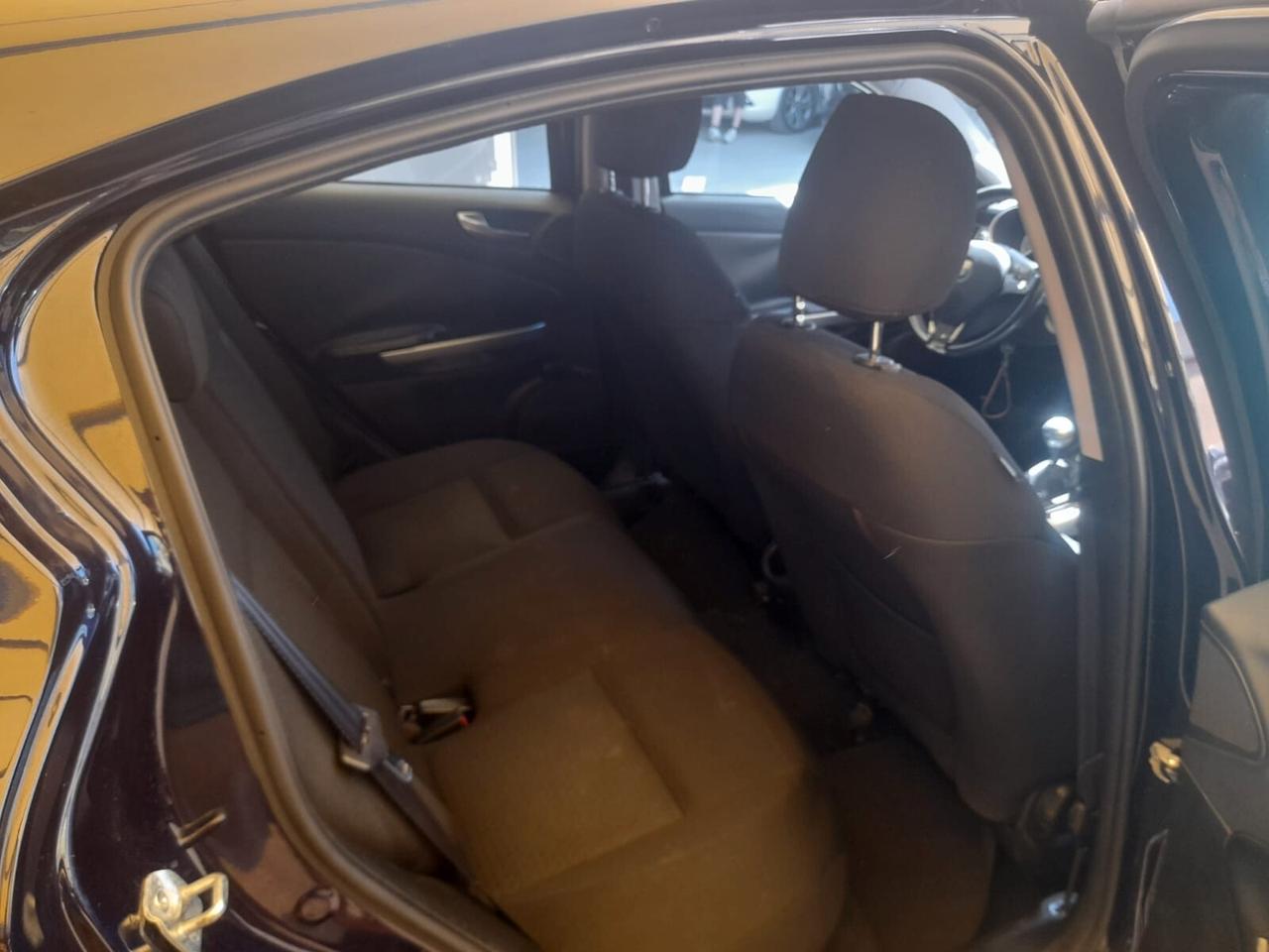 Alfa Romeo Giulietta 1.6cc diesel 12 mesi garanzia-2011