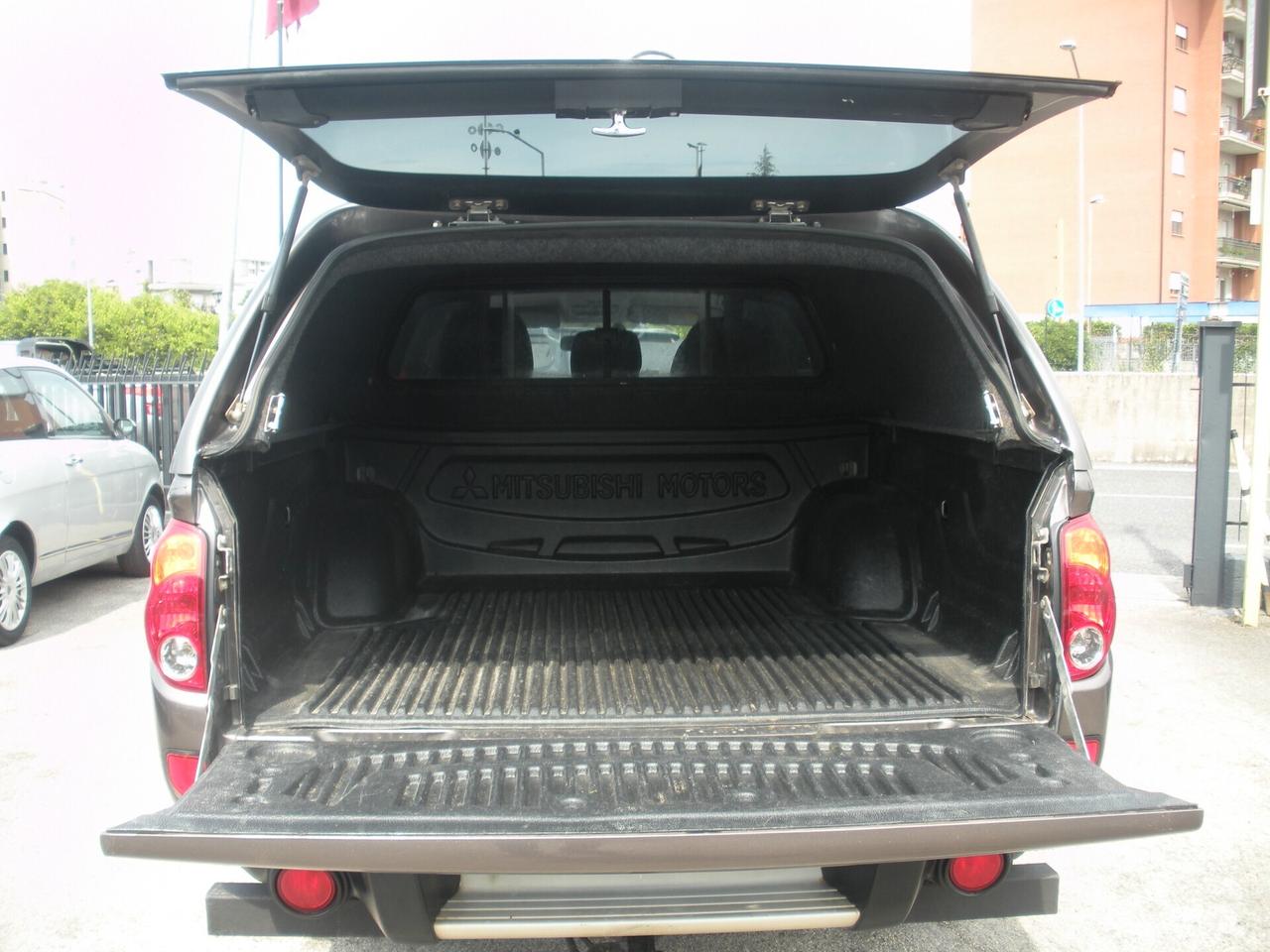 Mitsubishi L200 2.5 DI-D/178CV DC Intense Plus DPF super select