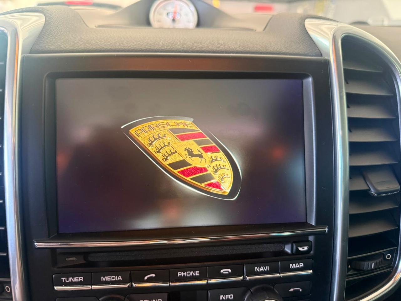 Porsche Cayenne Restilyng Tetto Fari Led