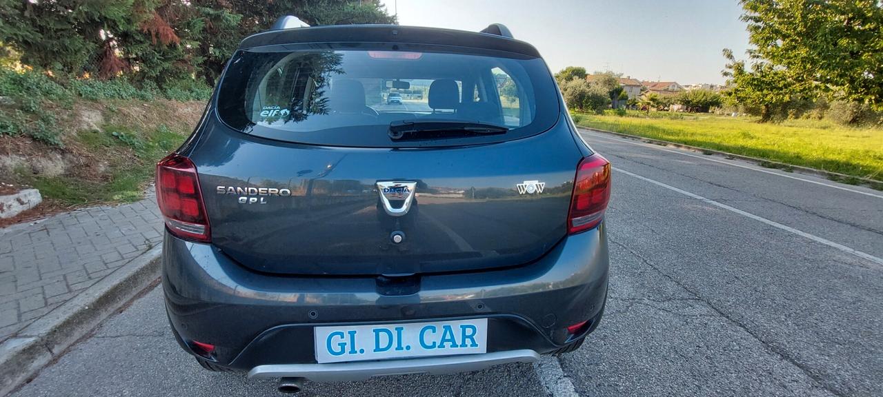 SANDERO STEPWAY 900 TURBO GPL DI SERIE SeS SS WOW 90 CV NAVI RETROCAMERA STRAFULL OPTIONAL