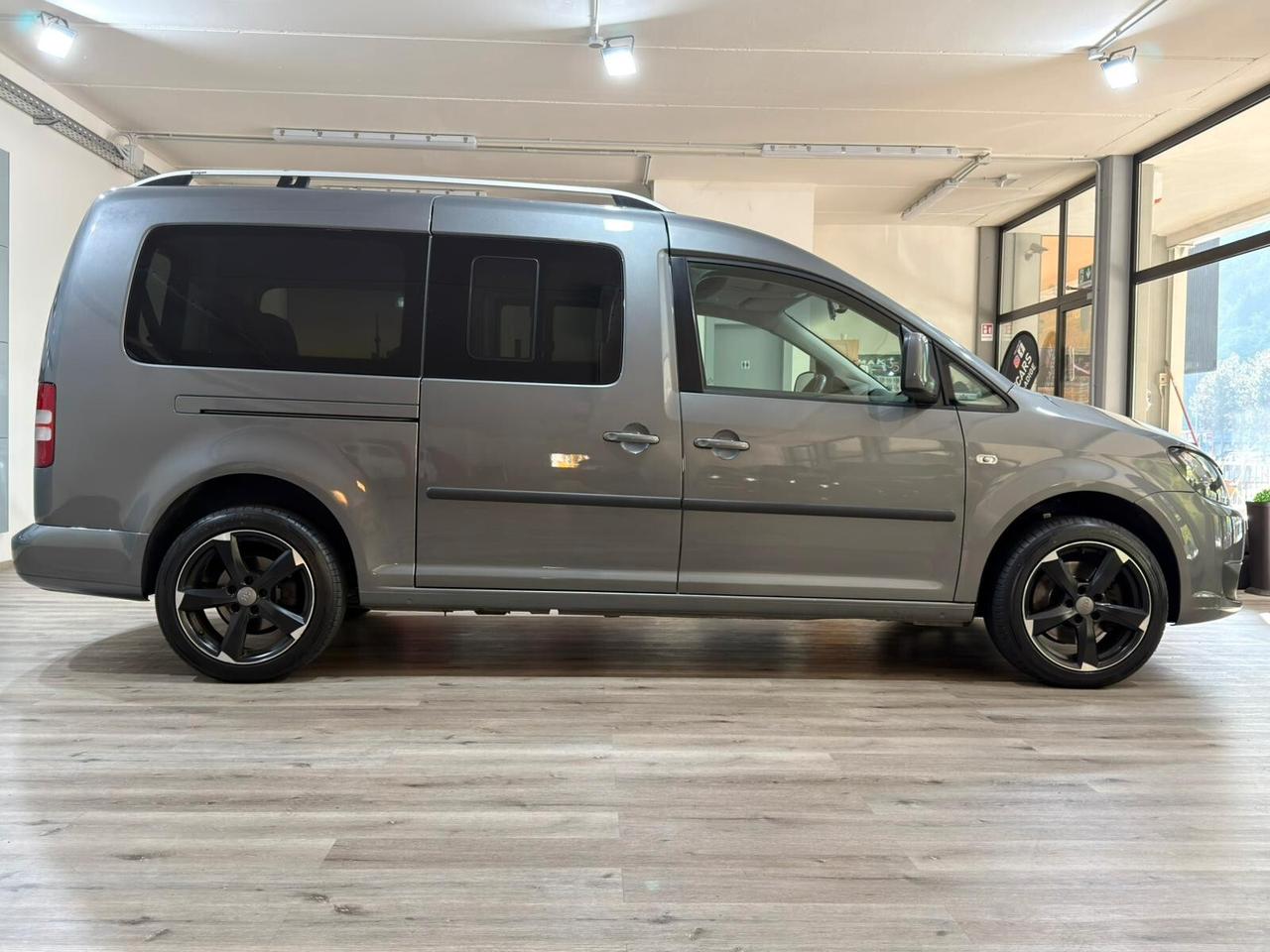 VW CADDY MAXI 1.6 TDI 102CV 7POSTI GANCIO TRAINO