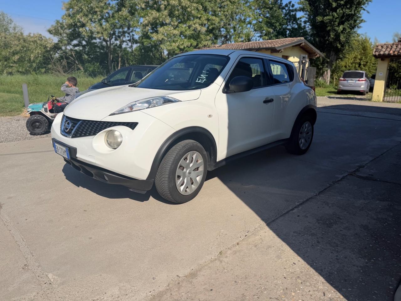 Nissan Juke 1.6 Acenta – Tenuta con cura e Pronta all'uso!