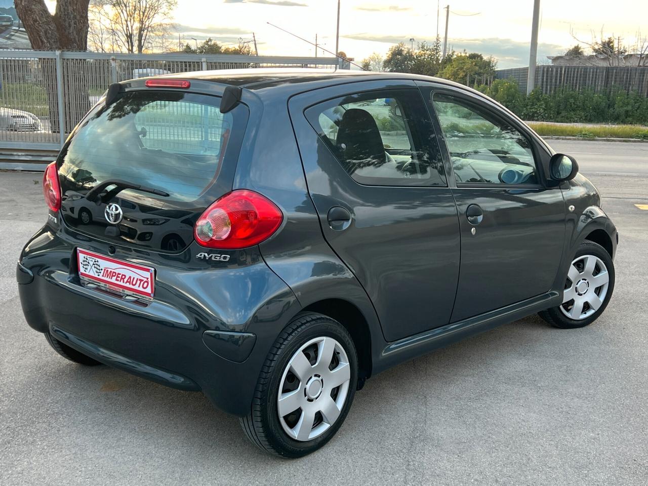 Toyota Aygo 1.0 Now TAGLIANDATA CON GARANZIA