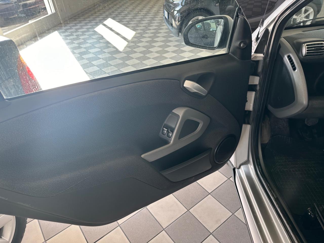Smart ForTwo 1000 52 kW SERVOSTERZO