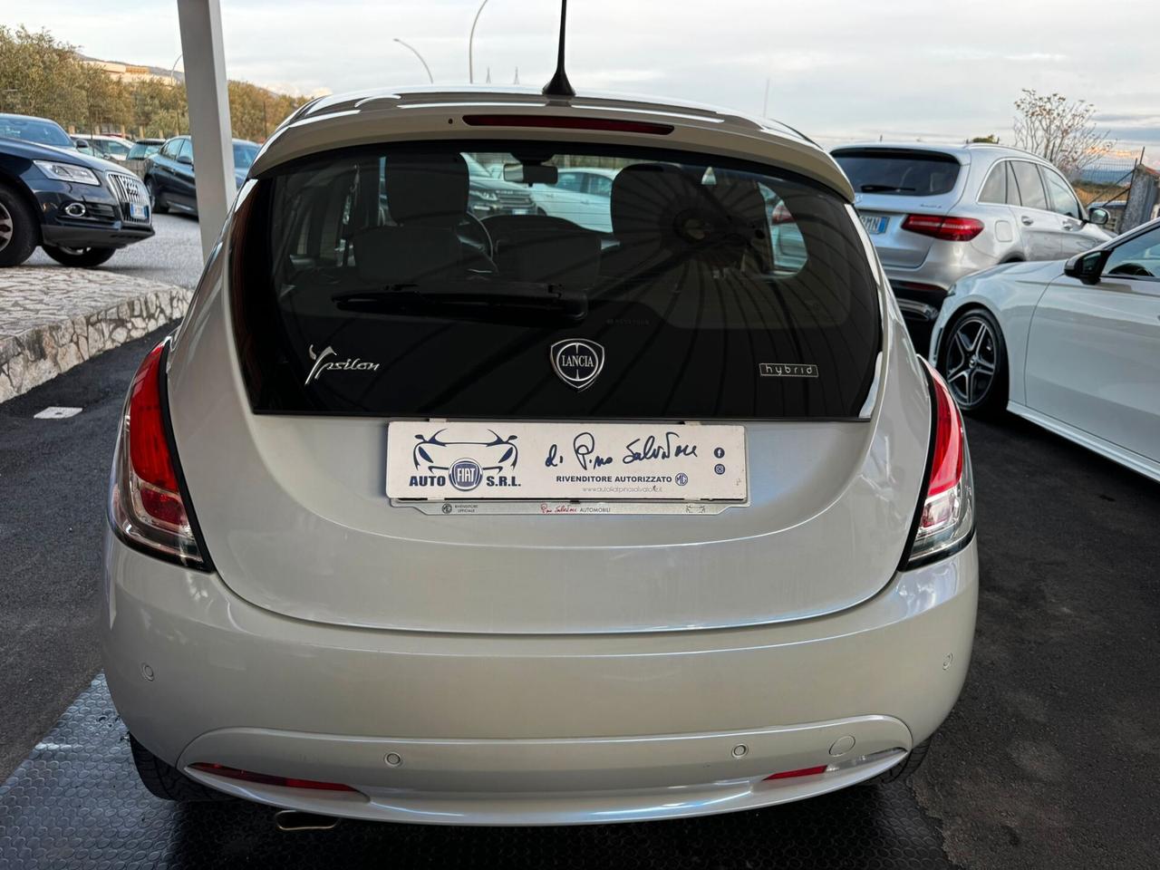 Lancia Ypsilon 1.0 FireFly 5 porte S&S Hybrid Ecochic Gold