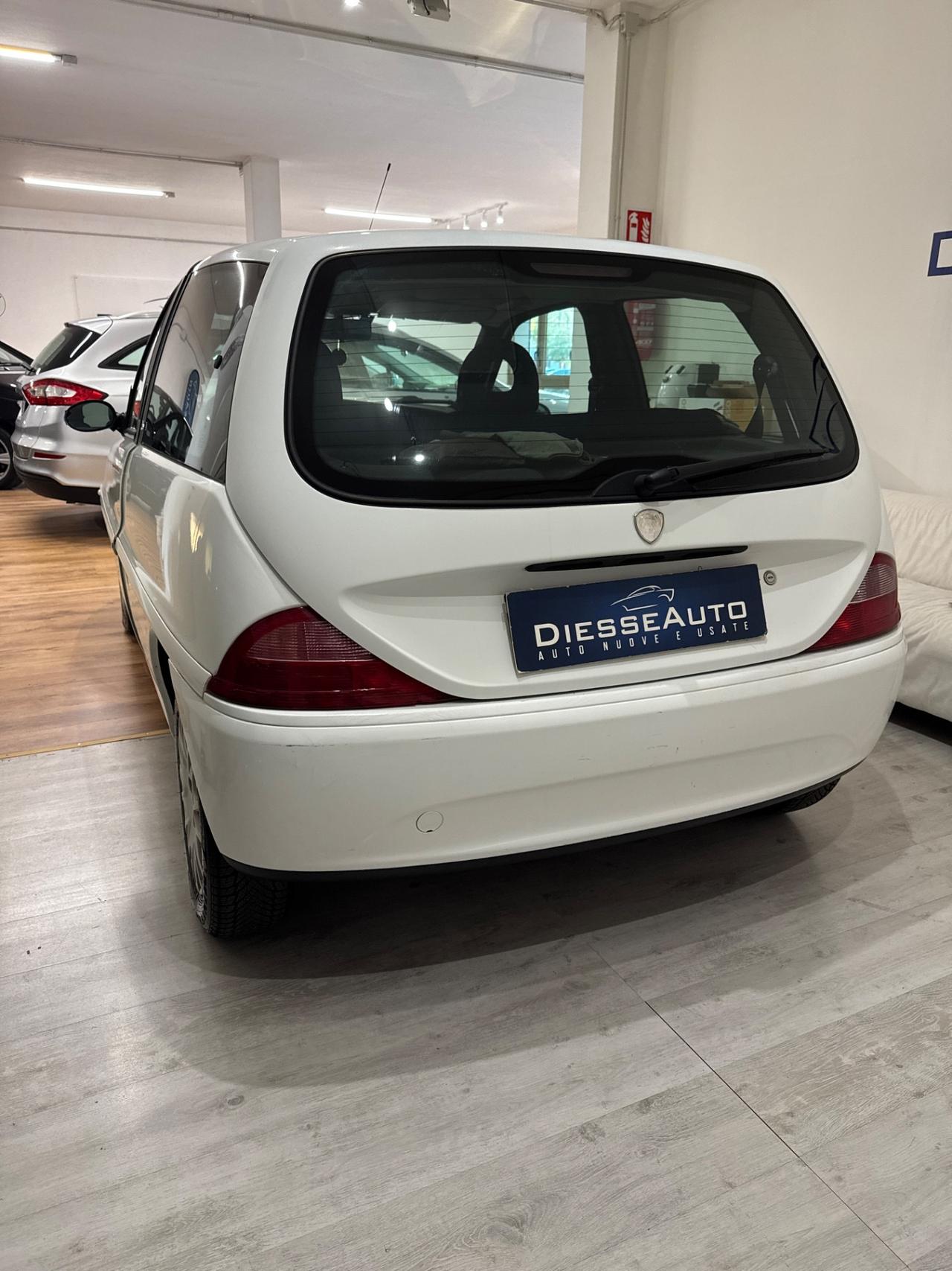 Lancia Y 1.2i cat Elefantino Blu