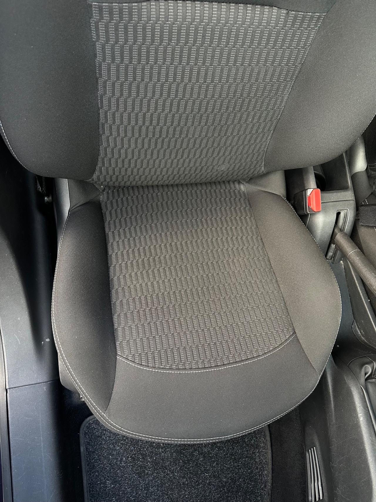 Peugeot 208 1.5 BlueHDi 75cv 5p. Allure