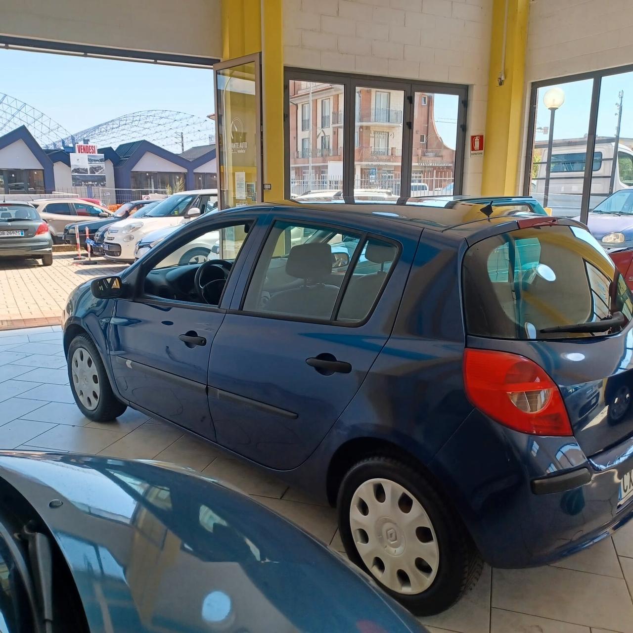 CLIO 1.1 BENZINA PER NEOPATENTATI GARANZIA INCLUSA