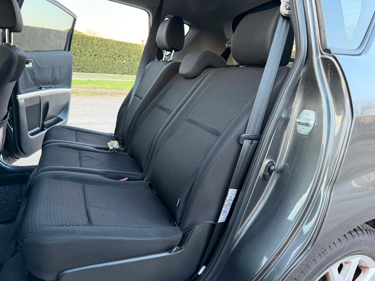 Toyota Corolla Verso 2.2 16V D-4D 7 POSTI