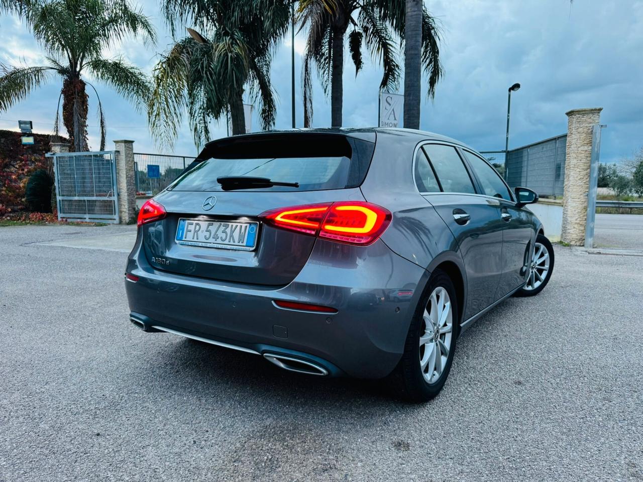 Mercedes-benz A 180d Automatic Sport Led Ambient