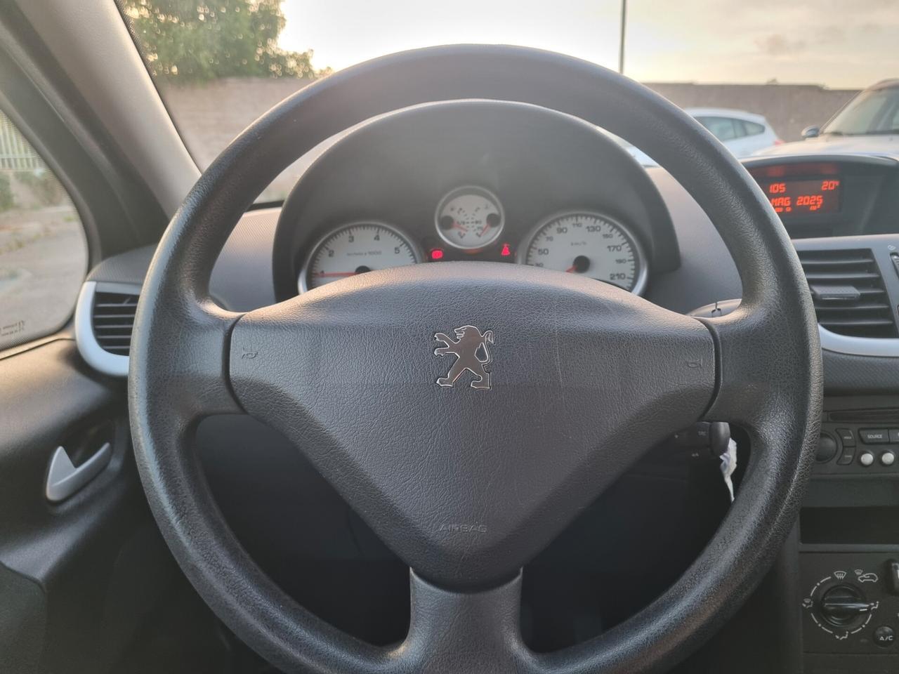 Peugeot 207 1.4 8V 75CV 5p. X Line