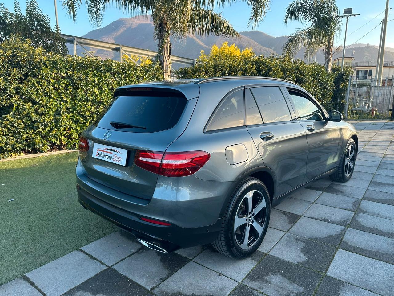 Mercedes GLC 220 170V d 4Matic Exclusive 2017 FULL