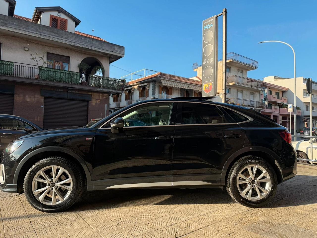 Audi Q3 SPORTBACK S-LINE