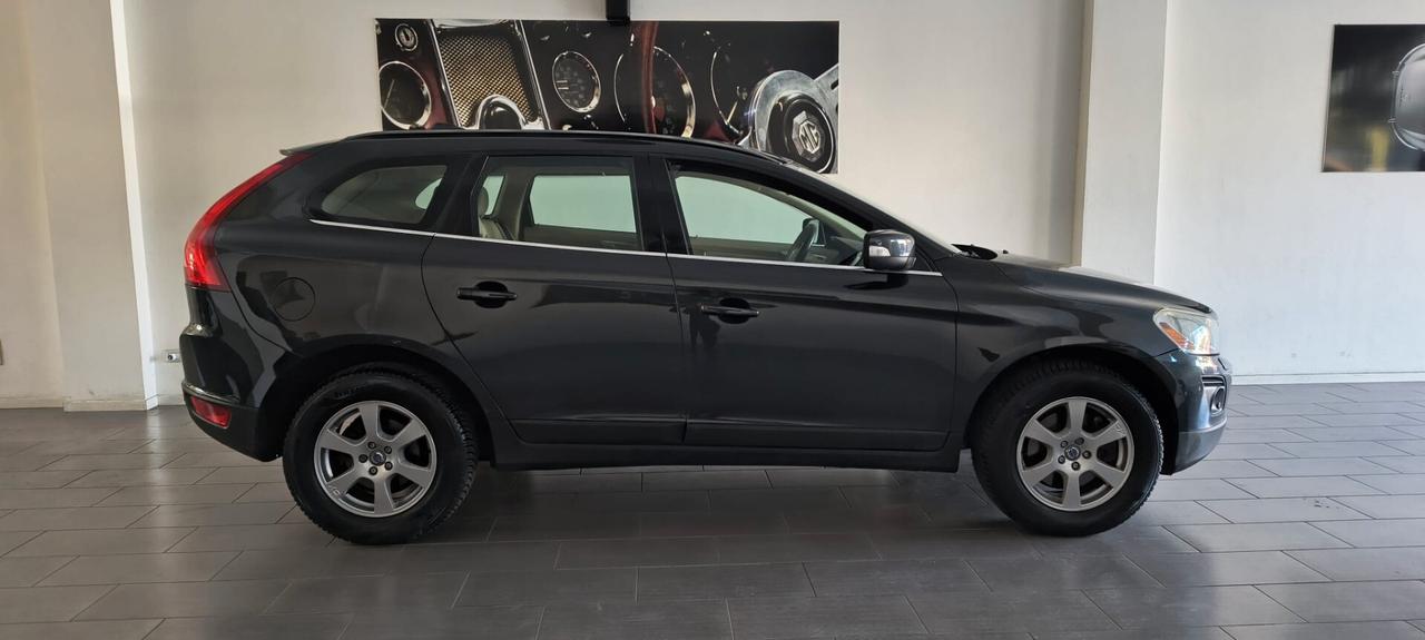 Volvo XC 60 XC60 D5 AWD Momentum