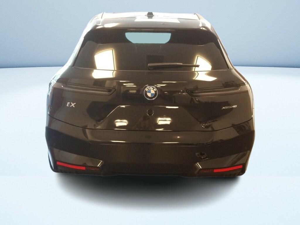 BMW iX 40 pacchetto sportivo xDrive