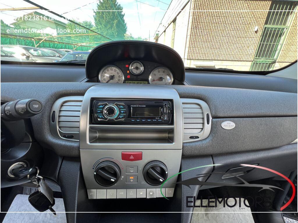 Lancia Ypsilon II 2007 NEOPATENTATI