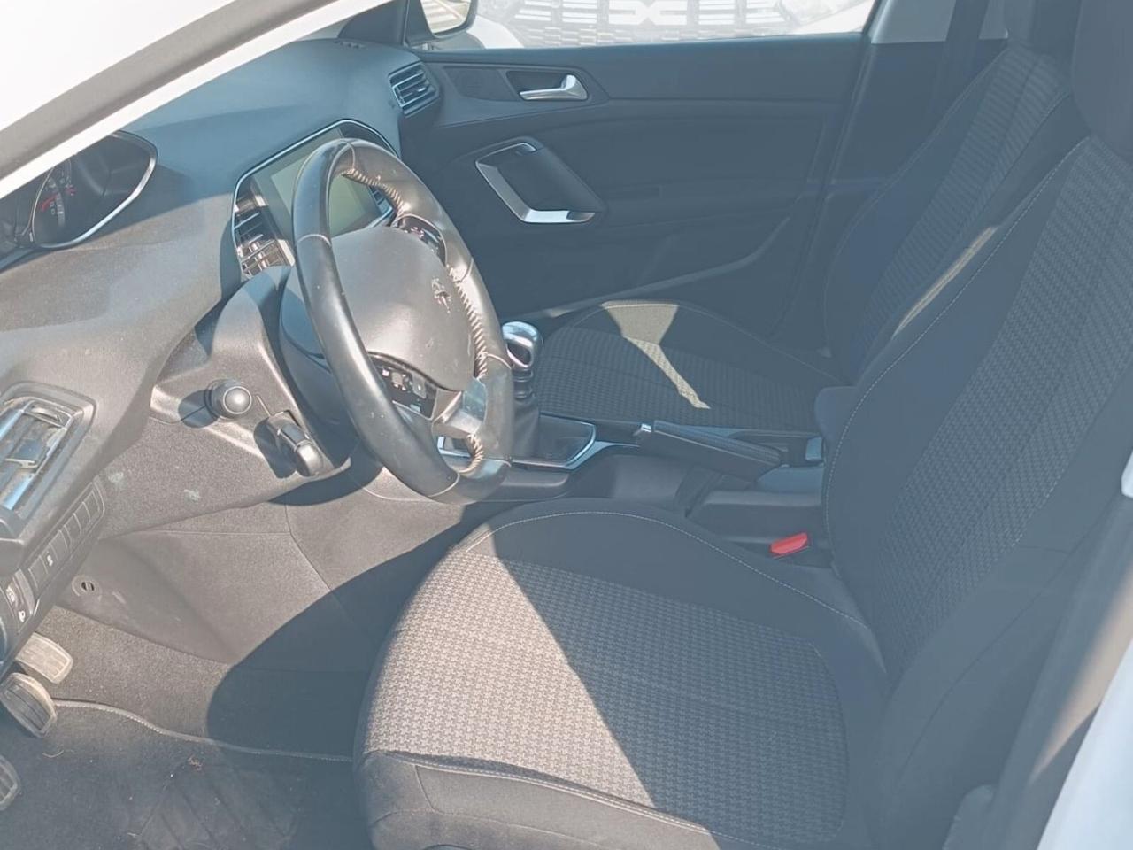 Peugeot 308 BlueHDi 100 S&S Style
