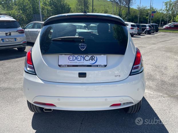 Lancia Ypsilon 1.0 firefly hybrid Platino 70cv KM0
