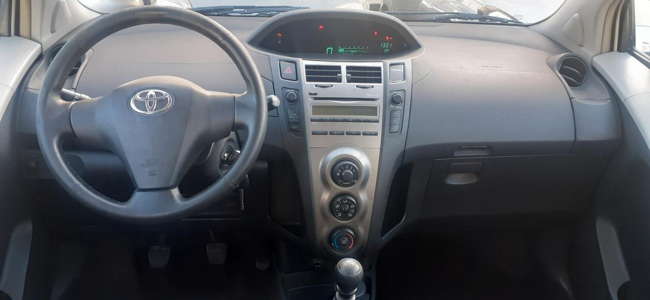 Toyota Yaris 2010 - 1.4 D-4D LB AUTOMOBILI