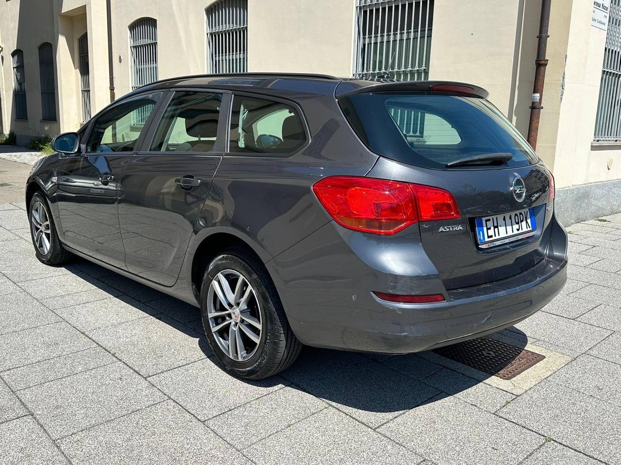 Opel Astra 1.7 CDTI 110CV Sports Tourer Cosmo