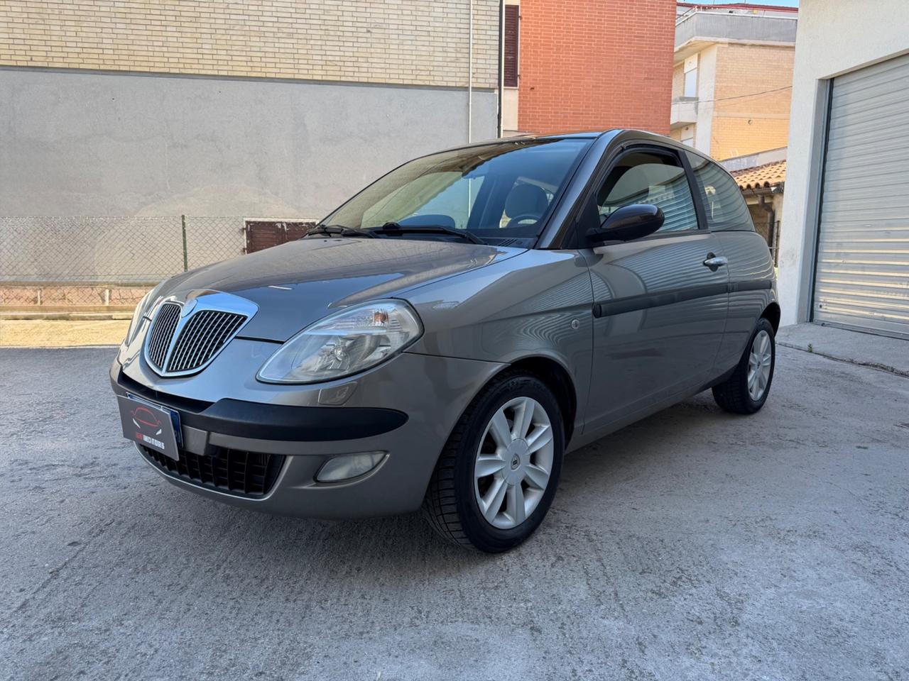 Lancia Ypsilon 1.3 Multijet - CAMBIO AUTOMATICO