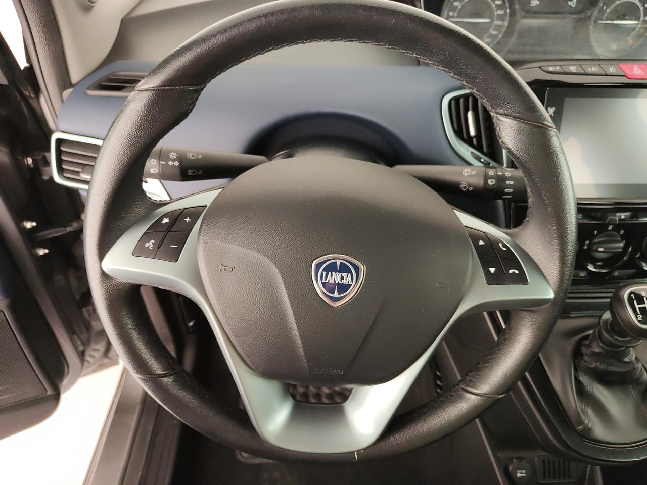 Lancia Ypsilon 1.0 FireFly 5 porte S&S Hybrid Platino